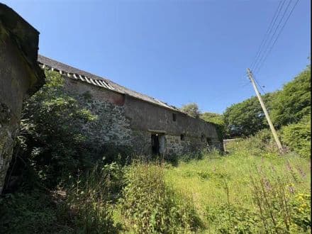 Barn with Roundhouse at Churchtown Farm - The Lizard, Helston